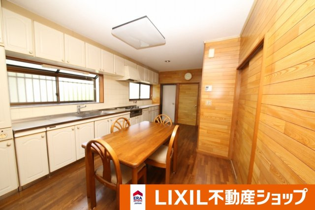 久喜南３丁目中古住宅の居間・リビング