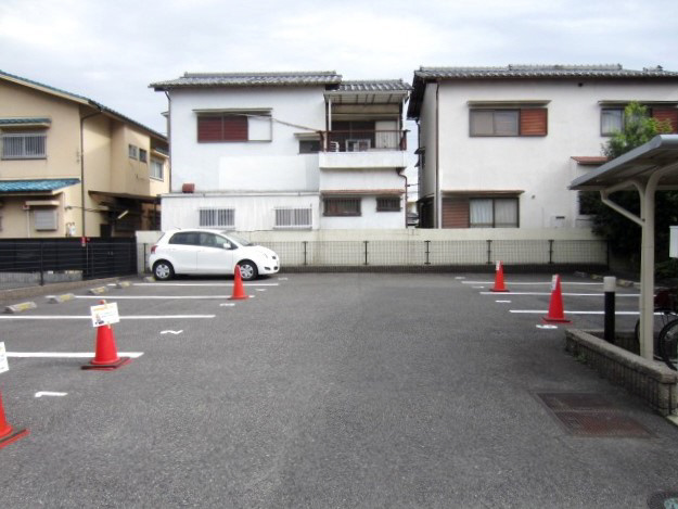 【駐車場】