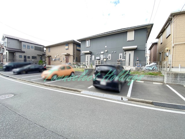 藤沢市遠藤のテラスの駐車場