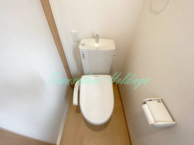 藤沢市遠藤のテラスのトイレ