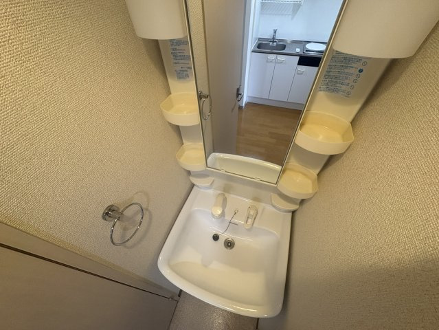 プルミエールメゾン江坂の独立洗面台