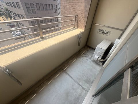 プルミエールメゾン江坂のバルコニー