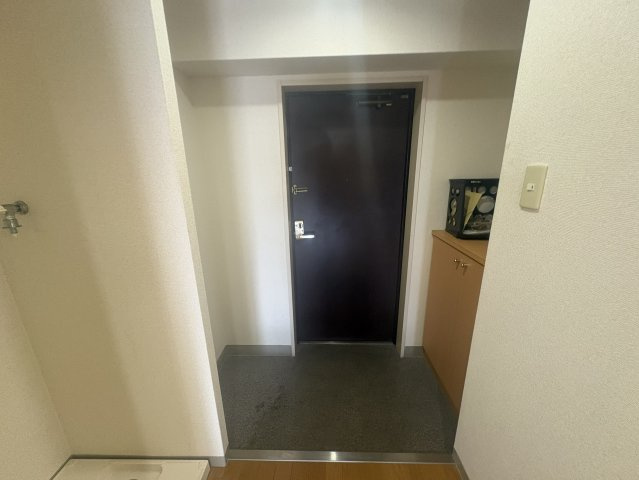プルミエールメゾン江坂の玄関