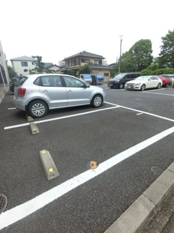 リブリ・メゾン・雅の駐車場