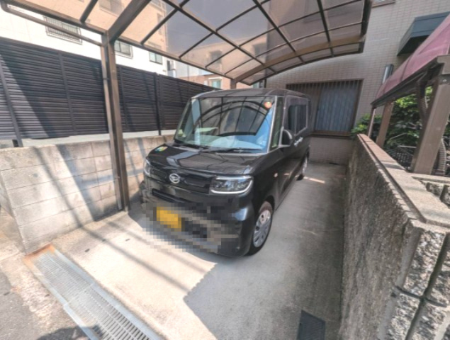ATTRAの駐車場