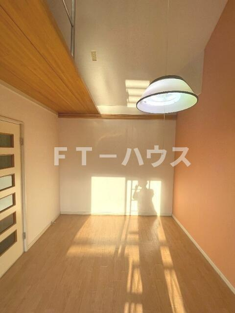 ジュネパレス新検見川第8　の寝室