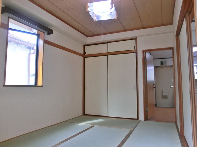 蔵前コーポの寝室|5.4帖の綺麗な和室です。