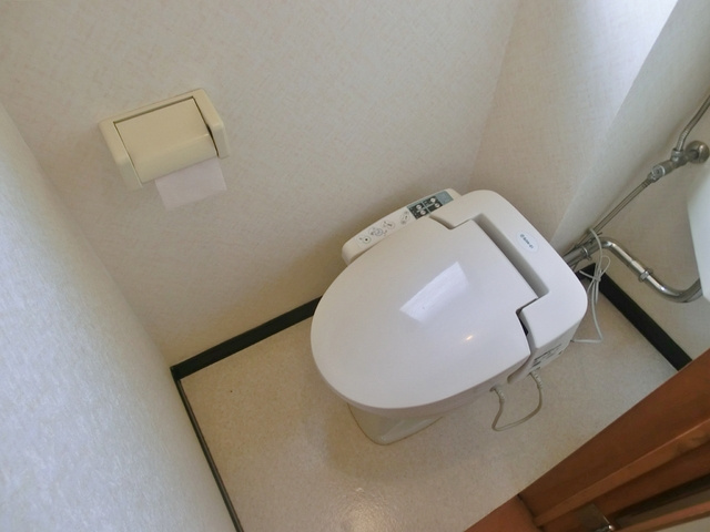蔵前コーポのトイレ|ウォシュレット完備のトイレです。