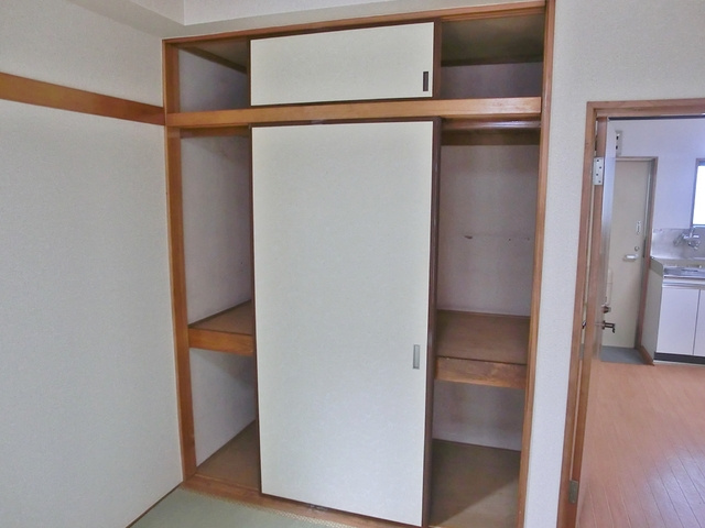 蔵前コーポの収納|和室の押入です。