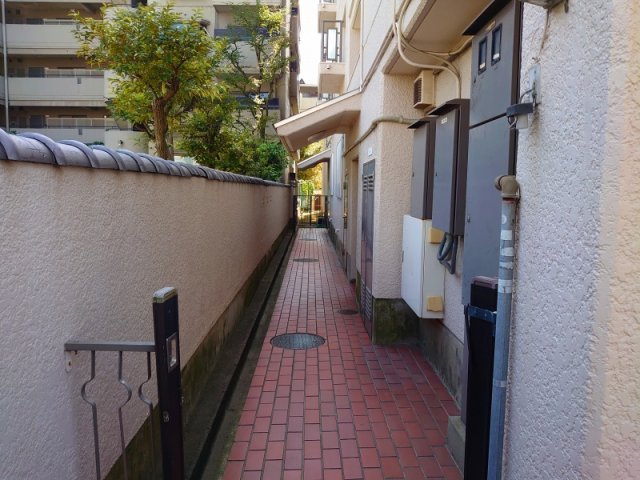 シャンボールメゾン曽根のエントランス
