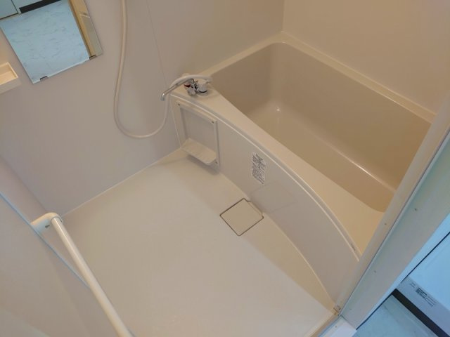 シャンボールメゾン曽根の浴室
