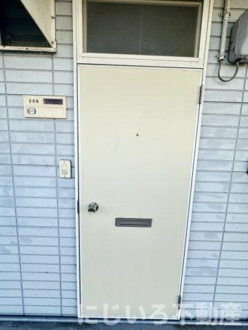 ハイツ清水の玄関