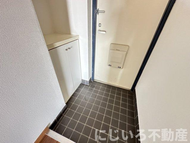スカイビュー日開野の玄関