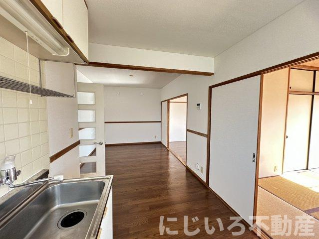 スカイビュー日開野の居間・リビング