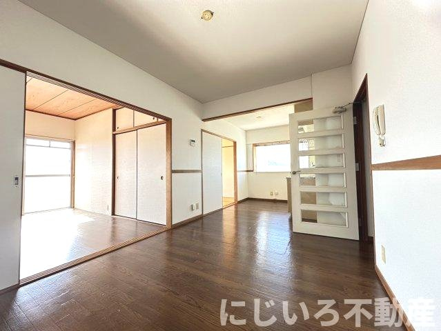 スカイビュー日開野の居間・リビング