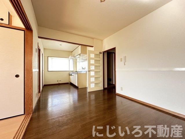 スカイビュー日開野の居間・リビング