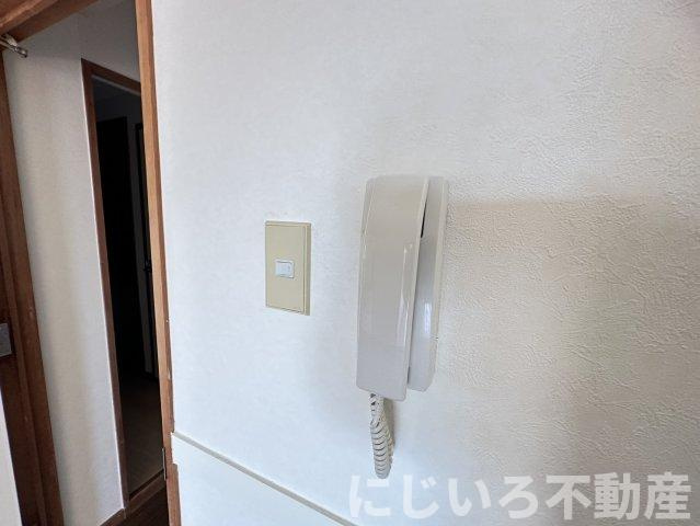 スカイビュー日開野の玄関