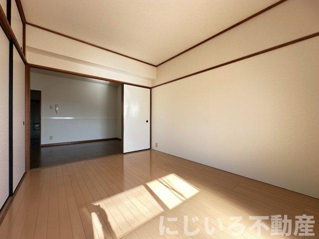 スカイビュー日開野の居間・リビング