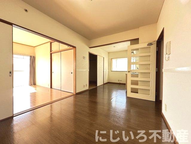スカイビュー日開野の居間・リビング