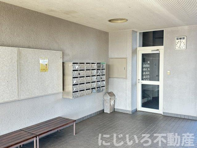 スカイビュー日開野のロビー