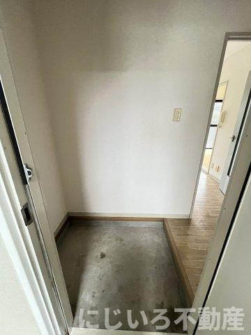 コーポひまわりの玄関