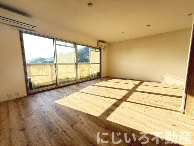 グリーンピア津乃峰の居間・リビング