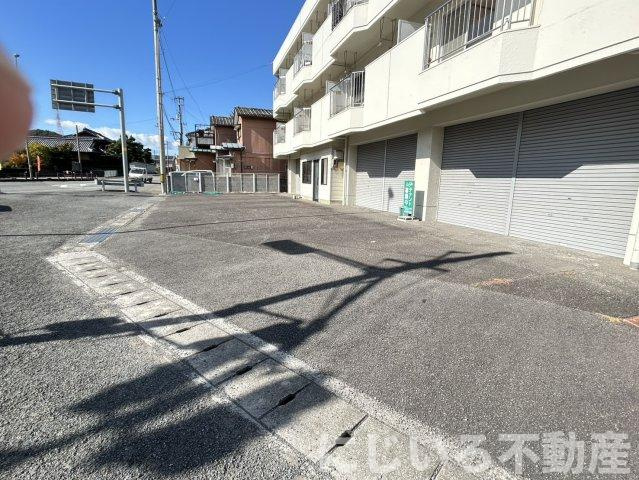 T＆Sマスダビルの駐車場