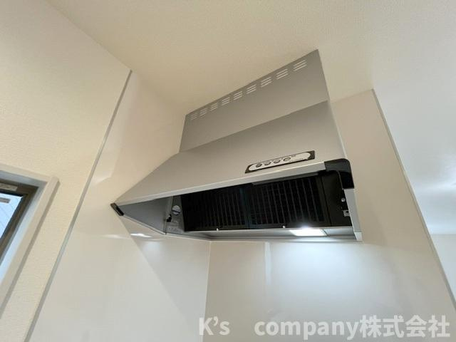 茅ヶ崎市高田4丁目　新築戸建　2号棟のキッチン|レンジフード◇