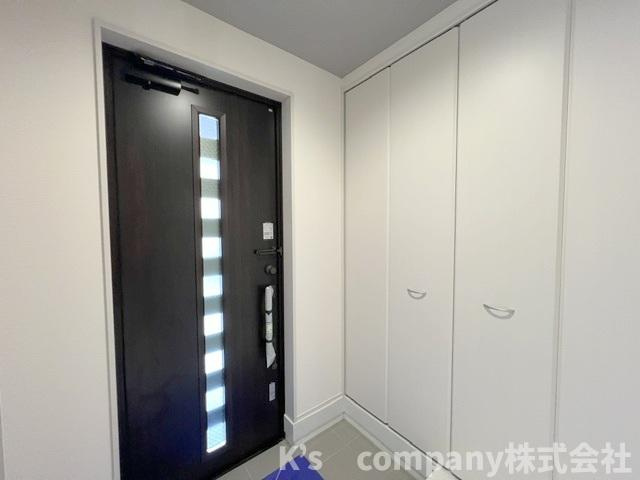 茅ヶ崎市高田4丁目　新築戸建　2号棟の玄関|玄関周辺スペース◇
