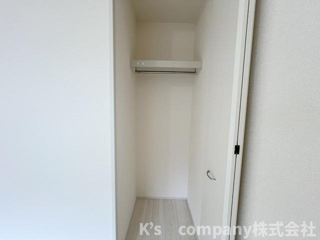 茅ヶ崎市高田4丁目　新築戸建　2号棟の収納|洋室5帖の収納スペース◇