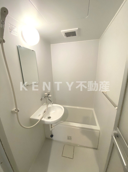 【浴室】 | ＹＡＧＵＣＨＩ　ＲＥＳＩＤＥＮＣＥ　C棟 | お風呂です