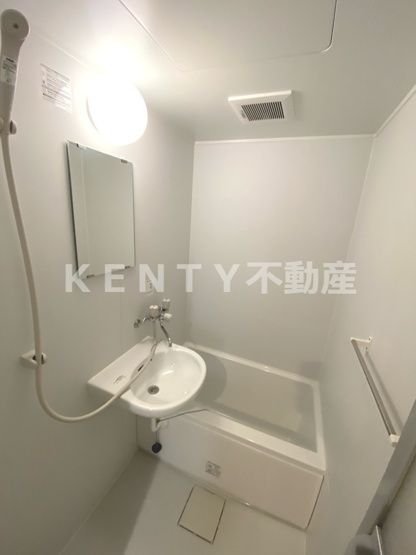 【浴室】 | ＹＡＧＵＣＨＩ　ＲＥＳＩＤＥＮＣＥ　C棟 | 日々の疲れを癒すお風呂付です