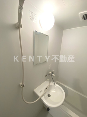 【洗面所】 | ＹＡＧＵＣＨＩ　ＲＥＳＩＤＥＮＣＥ　C棟 | 明るい洗面所です