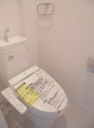 【トイレ】 | ＳＰＲＩＮＧ　ＣＲＥＥＫ | 温水洗浄便座。