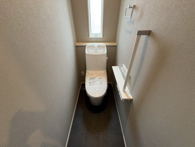瑞穂市 穂積（穂積駅） 2階建 ５ＬＤＫのトイレ|２階トイレ