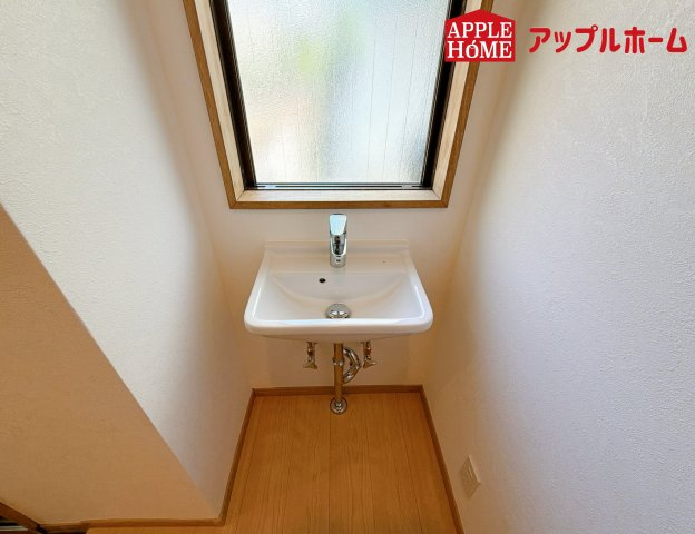 上尾市中妻４丁目のその他|玄関すぐの手洗いで帰宅後も快適♪