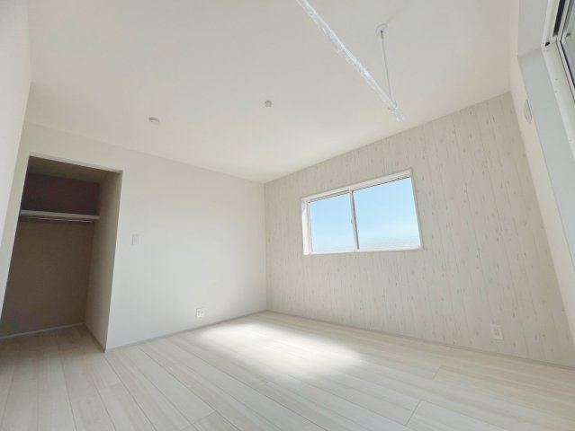 榛原郡吉田町川尻の洋室