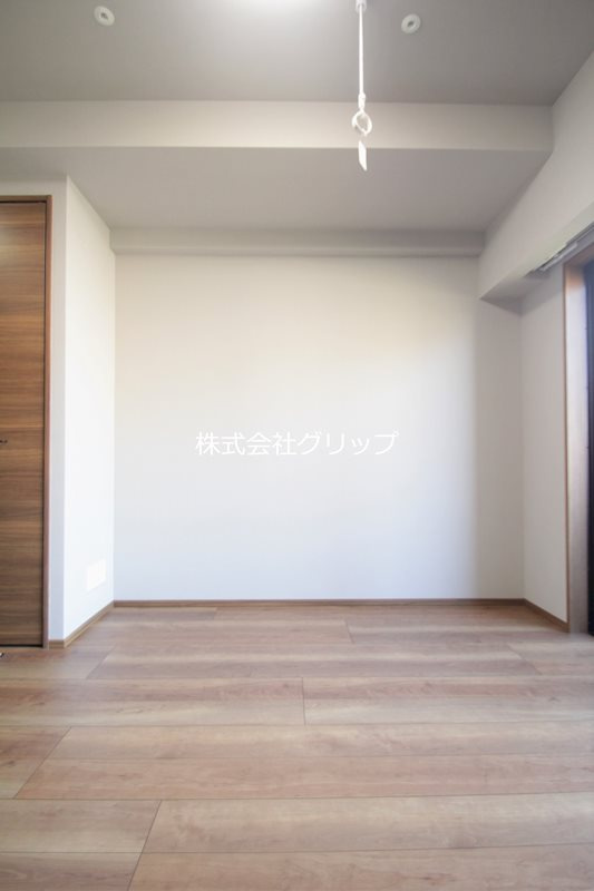 Le'a横濱大通り公園弐番館の洋室