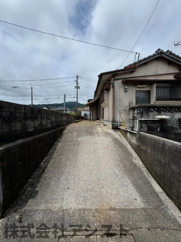 位登貸家（333-10）の駐車場|駐車場があるので、車を買う予定の方も安心です