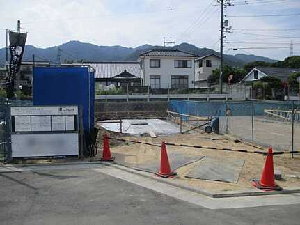 佐伯区千同３丁目の前面道路含む現地写真