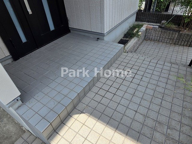 高知市春野町南ヶ丘7丁目 中古戸建ての玄関