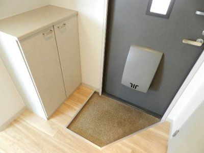 シャトーＫ安部山Ｂ棟の玄関