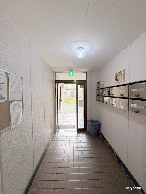 時山クリーンハイツ淡路　仲介手数料無料のロビー
