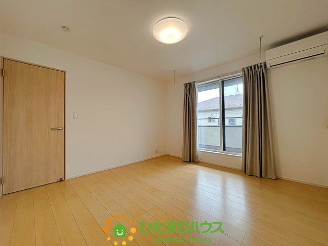 古河市新久田　中古一戸建ての寝室