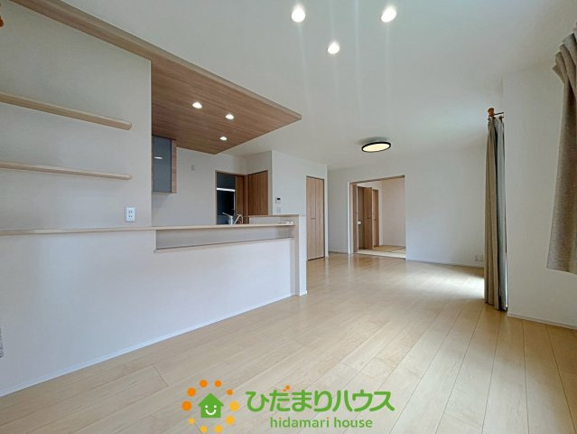 古河市新久田　中古一戸建ての居間・リビング