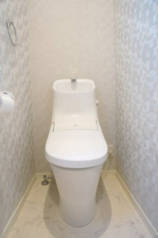 竜が台5丁目戸建のトイレ|１階トイレ