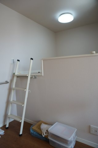 竜が台5丁目戸建の洋室|洋室7.2帖ロフト部分