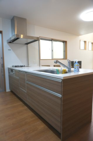 竜が台5丁目戸建のキッチン