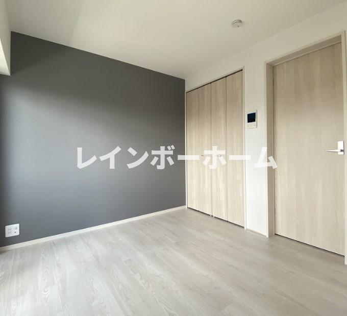 松戸市三ケ月のアパートの内装|ゆったり過ごせる居間です