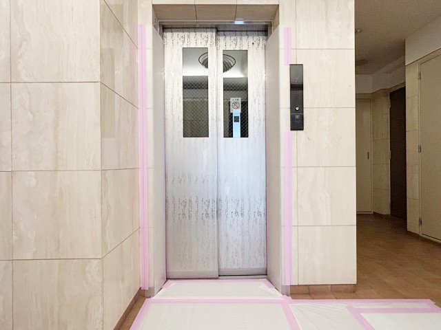【設備】 | プレステート要町 | バリアフリーの強い味方、エレベーターが設置されています。メンテナンスに手間と費用がかかる設備ですが、あるとないとでは大違い。～即日のご見学可能～　お問合せはお気軽にどうぞ。
